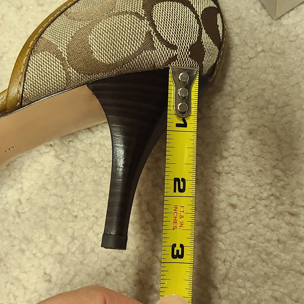 🆕️ *RARE* Coach Alecksa Sig Heels Size 10 - Picture 6 of 7